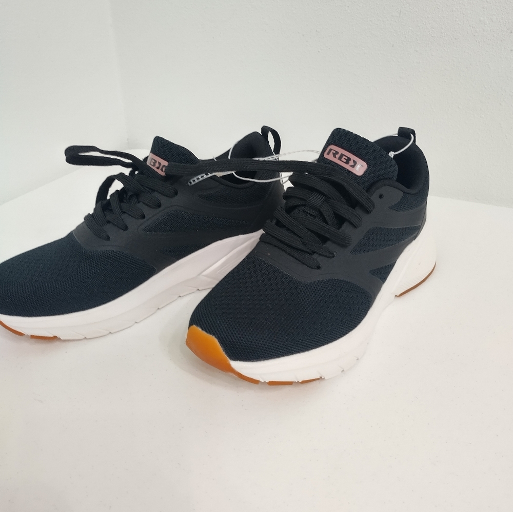 Shoes - Picture 6 of 7